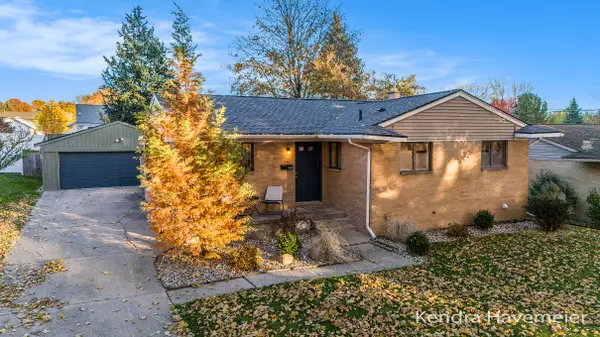 1666 Carlton Avenue Ne, Grand Rapids, MI 49505