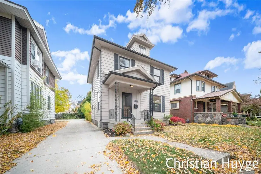 328 Carlton Avenue Se, Grand Rapids, MI 49506 - Image #2