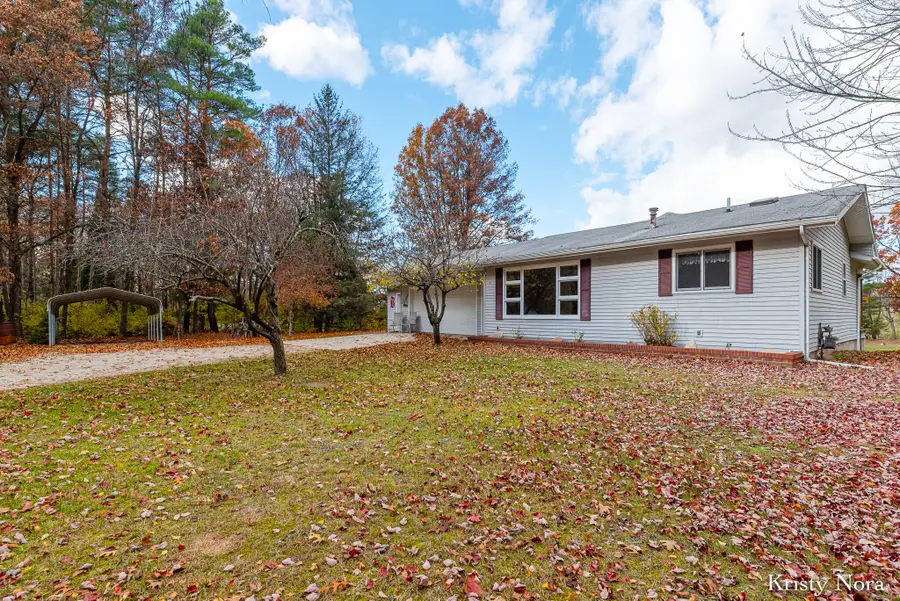 11026 W Sidney Road, Gowen, MI 49326 - Image #2