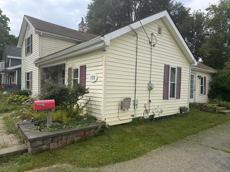 109 Second Street, Holly, MI 48442 - Image #2