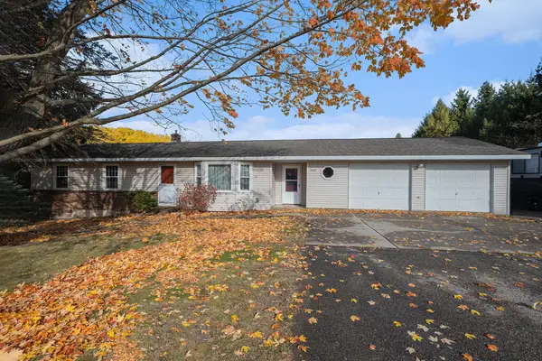 2235 13 Mile Road Ne, Rockford, MI 49341