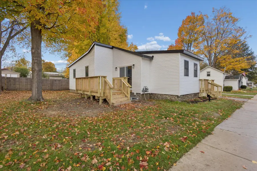178 Maple Street Ne, Rockford, MI 49341 - Image #3