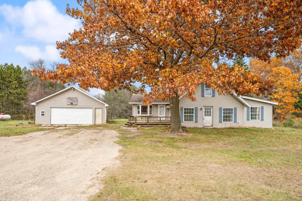 9758 60th Avenue, Mecosta, MI 49332 - Image #1