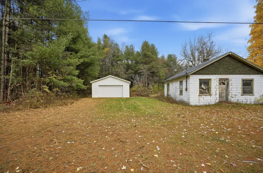 6746 Cline Road, Fruitport, MI 49415 - Image #2