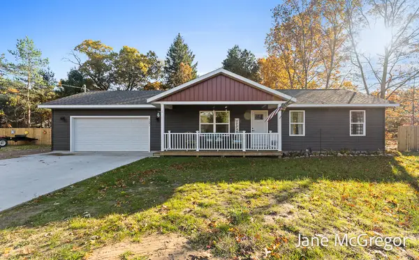 3291 E River Road, Twin Lake, MI 49457