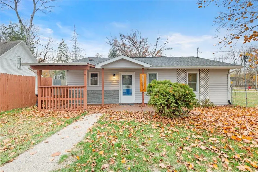 202 S Clay Street, Newaygo, MI 49337 - Image #2