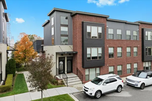 1220 Diamond Court #E, Royal Oak, MI 48067