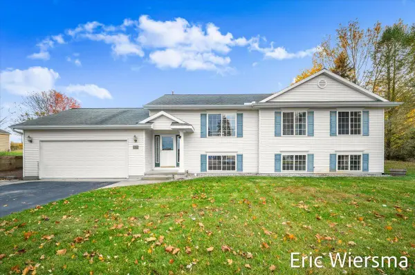 7635 Hessler Drive Ne, Rockford, MI 49341