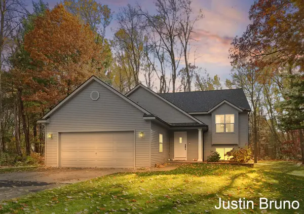 10811 Timberline Drive, Greenville, MI 48838