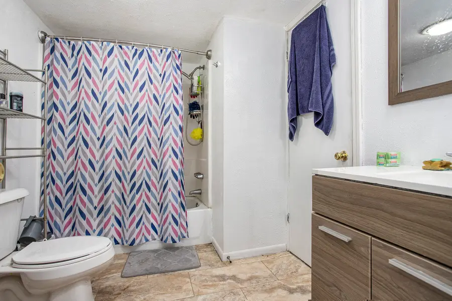 196 N Gardner Avenue, Battle Creek, MI 49037 - Image #3