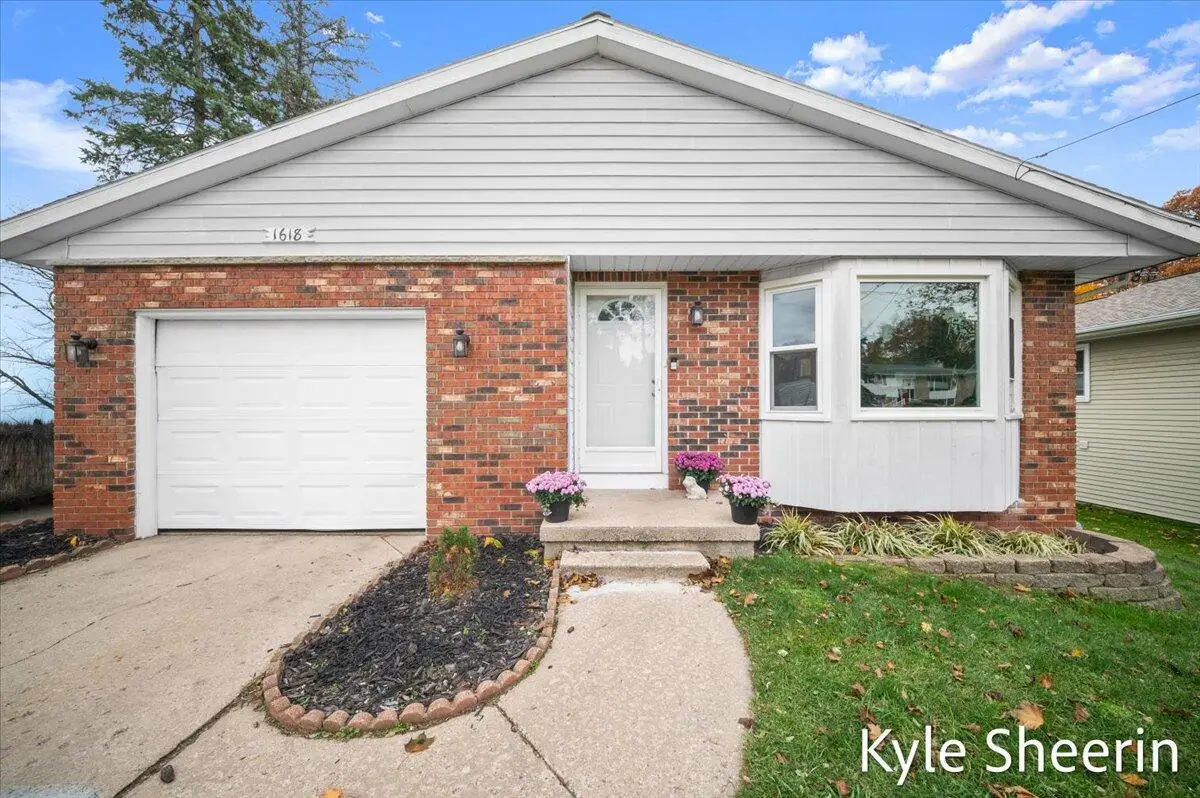 1618 Waldorf Street Nw, Grand Rapids, MI 49544 - Image #1
