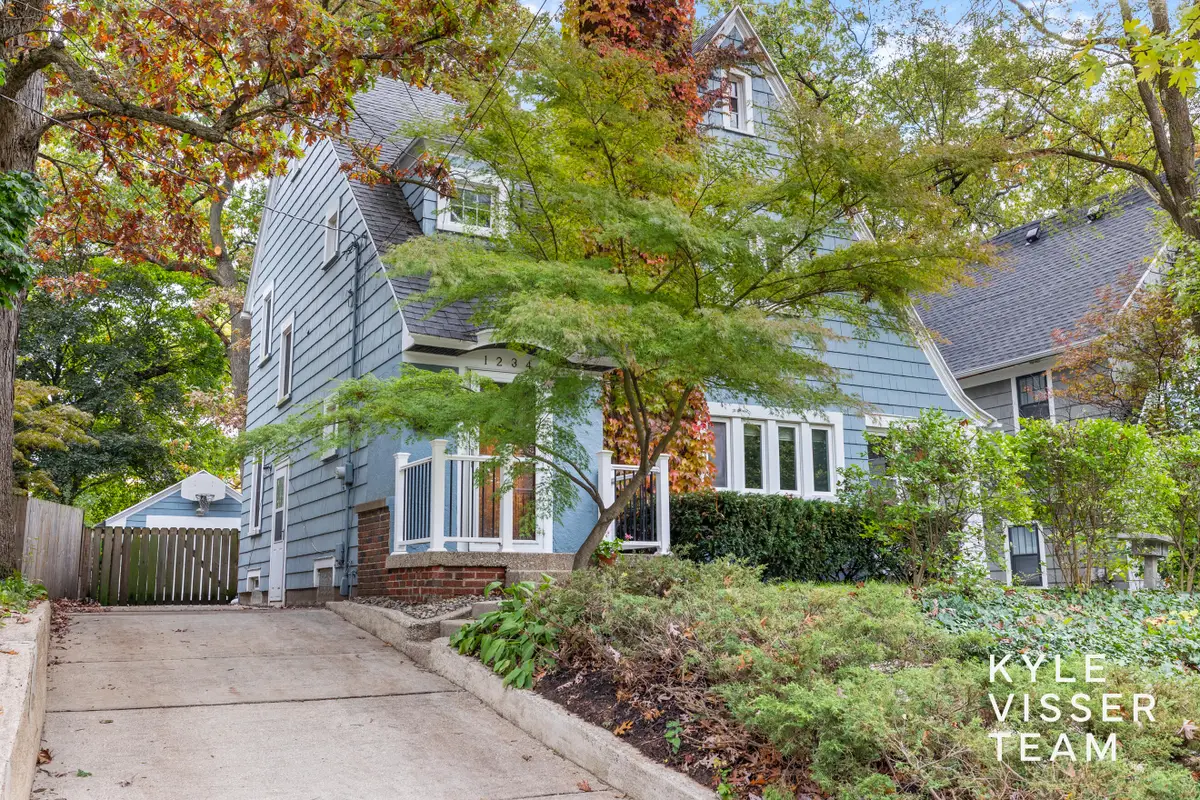 1234 Giddings Avenue Se, Grand Rapids, MI 49506 - Image #1