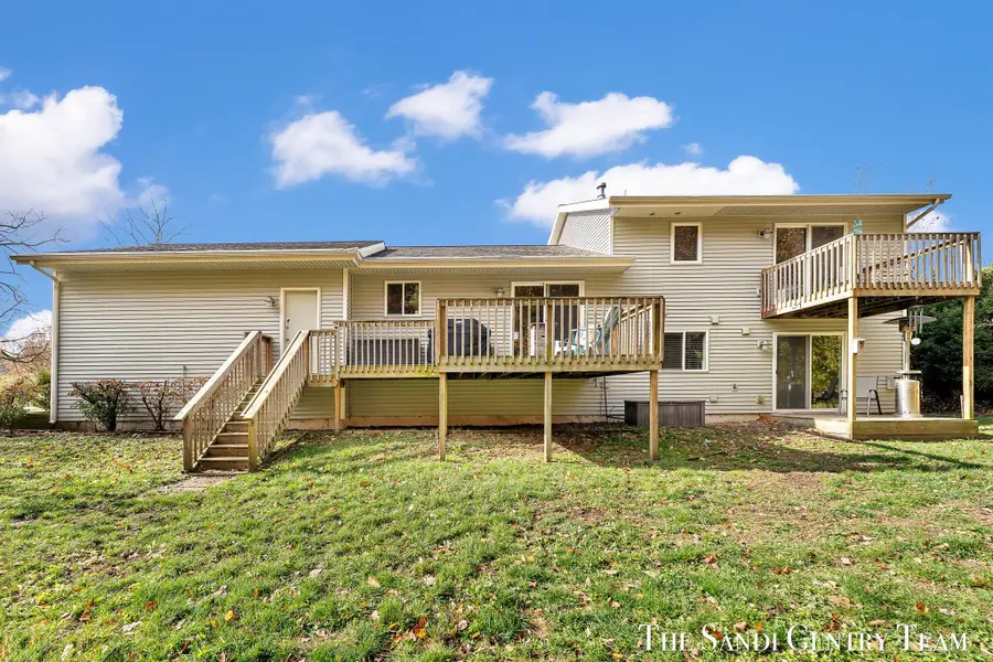 14001 Ridgewood Drive, Holland, MI 49424 - Image #2