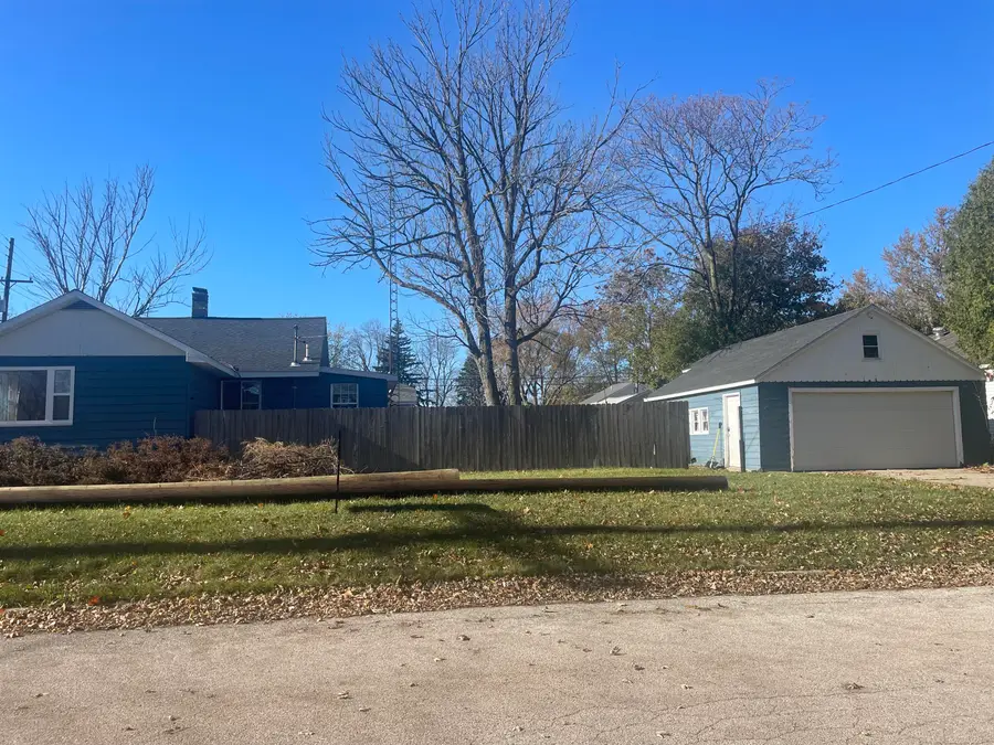 950 Young Avenue, Muskegon, MI 49441 - Image #2