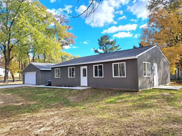 701 Lakeview Road, Paw Paw, MI 49079