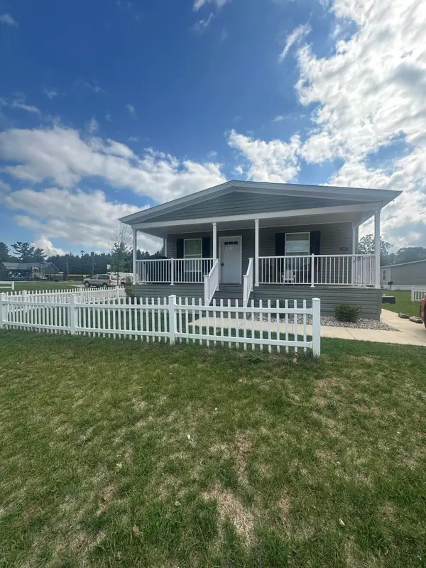 83 Viking Drive Nw, Sparta, MI 49345