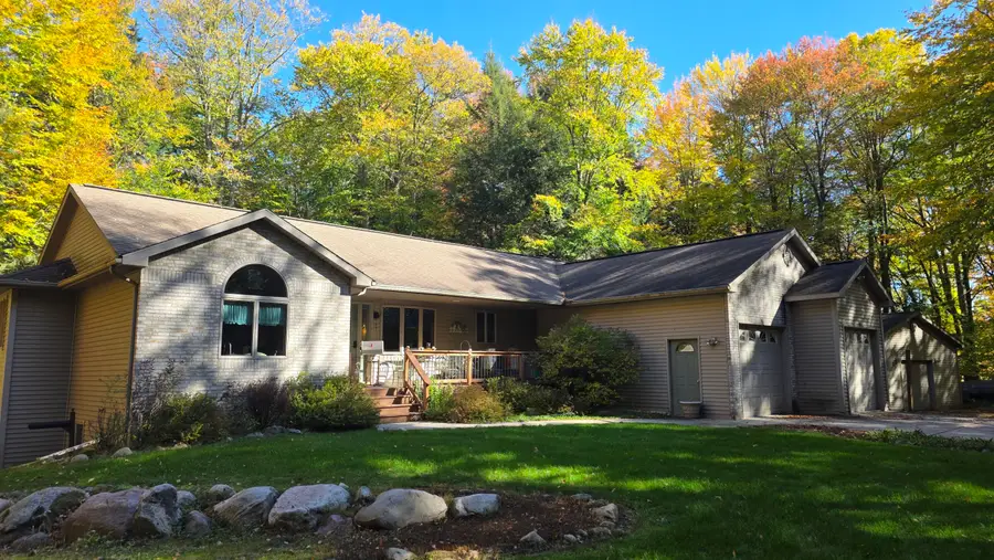 8632 W Blanchard Road, Blanchard, MI 49310 - Image #2