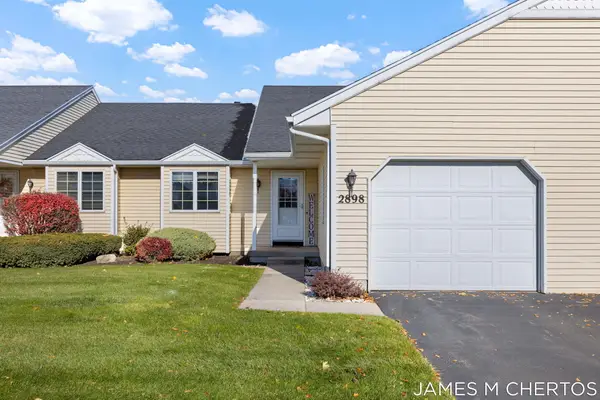 2898 Parkside Drive #40, Jenison, MI 49428