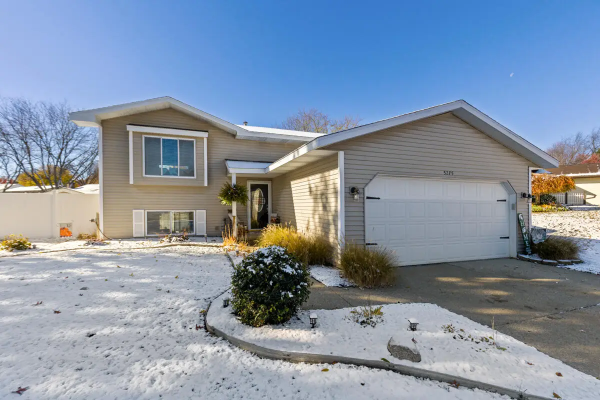 5275 Pinnacle Drive Sw, Wyoming, MI 49519 - Image #1