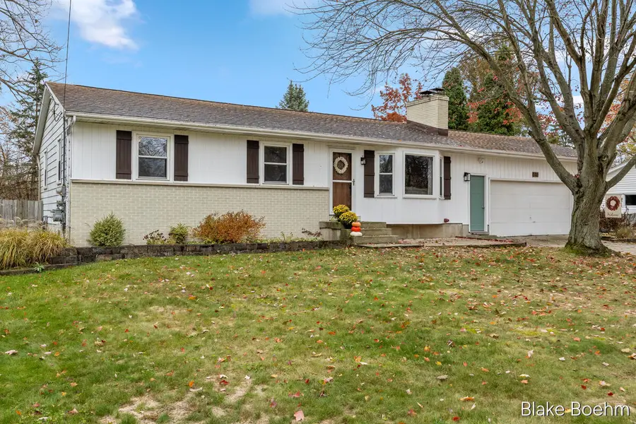 640 Summerset Drive, Jenison, MI 49428 - Image #2