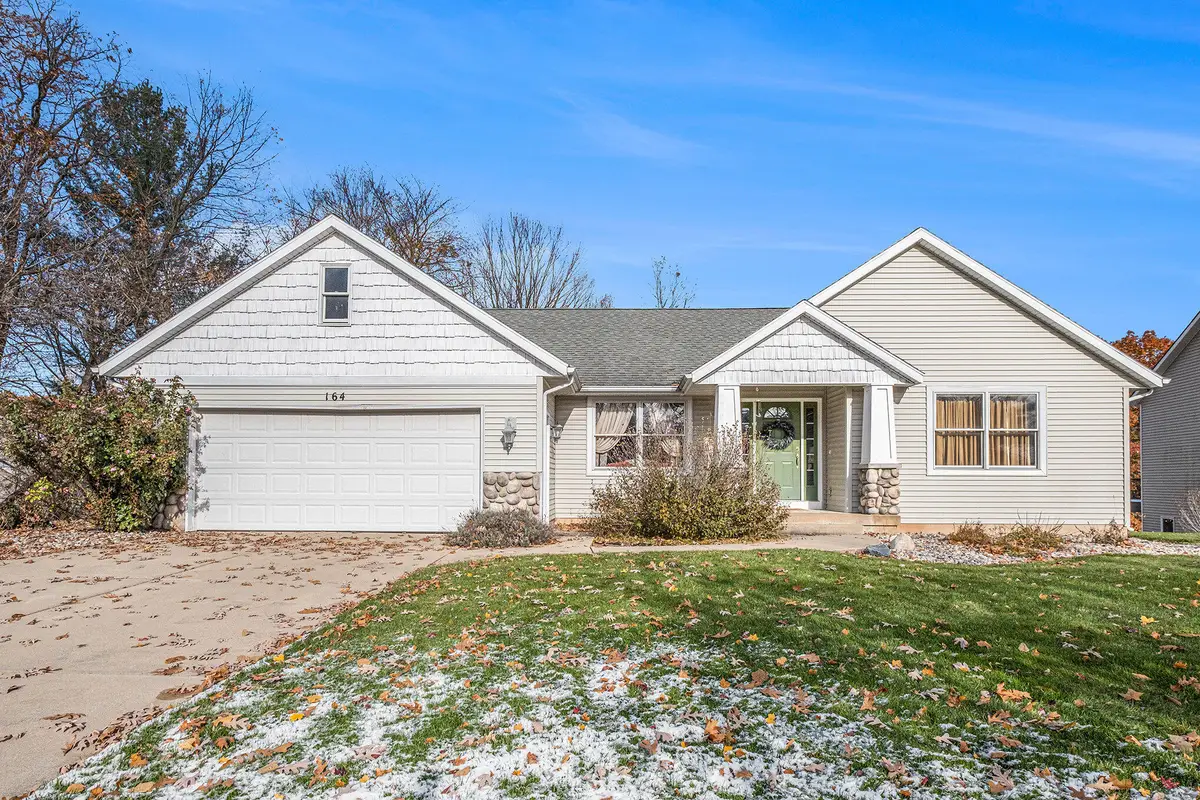 164 Glen Carin Drive Ne, Rockford, MI 49341 - Image #1
