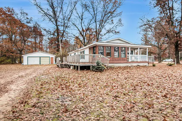 3260 W Ridge Street, White Cloud, MI 49349