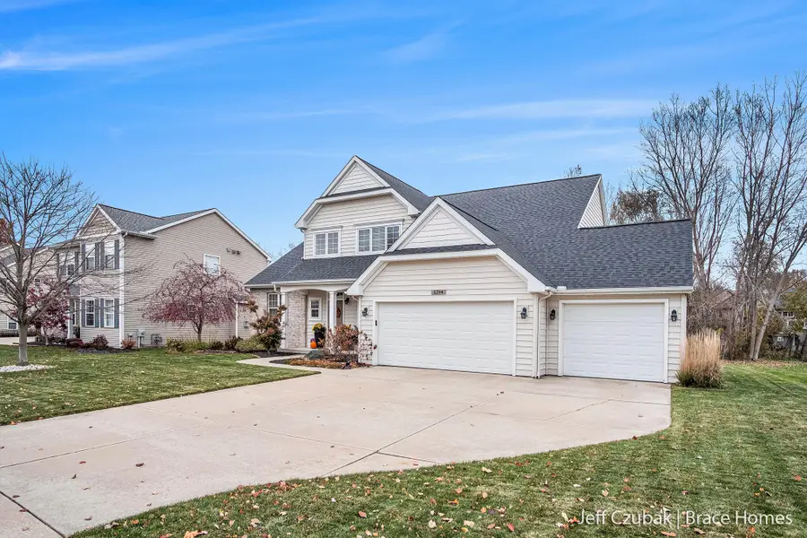 5294 Mccormick Drive Sw, Grandville, MI 49418 - Image #2