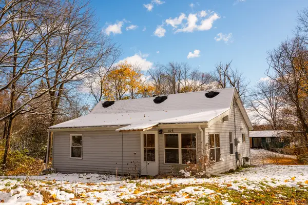 808 Clinton Street, Marshall, MI 49068