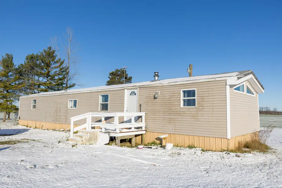 8945 E Fenwick Road, Carson City, MI 48811 - Image #2