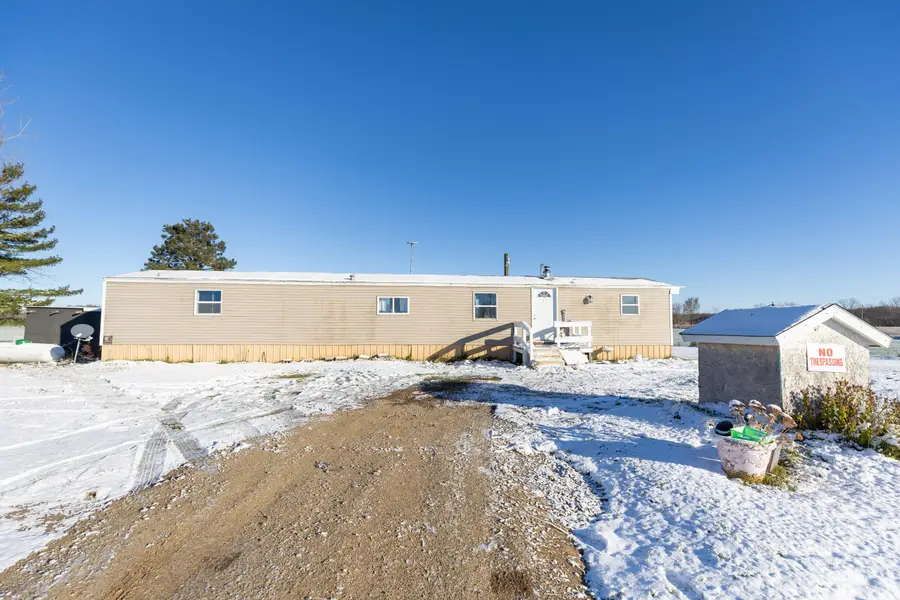 8945 E Fenwick Road, Carson City, MI 48811 - Image #3