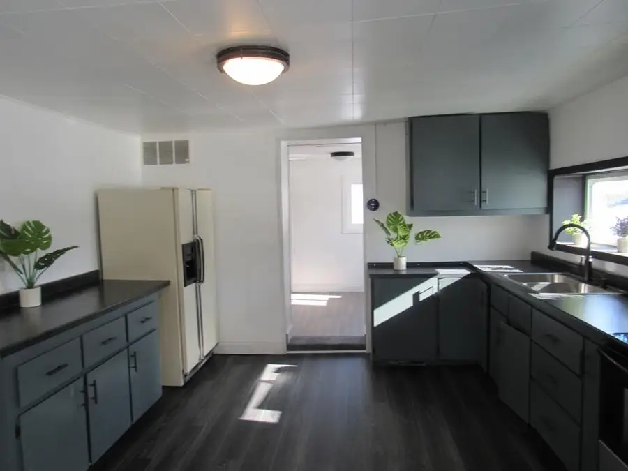 809 Washington Street, Nashville, MI 49073 - Image #3