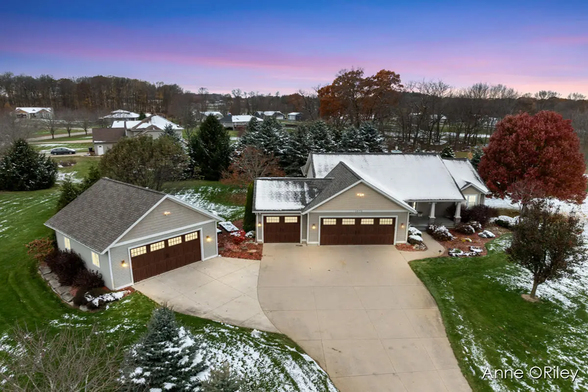 5575 Creekridge Drive, Middleville, MI 49333 - Image #1