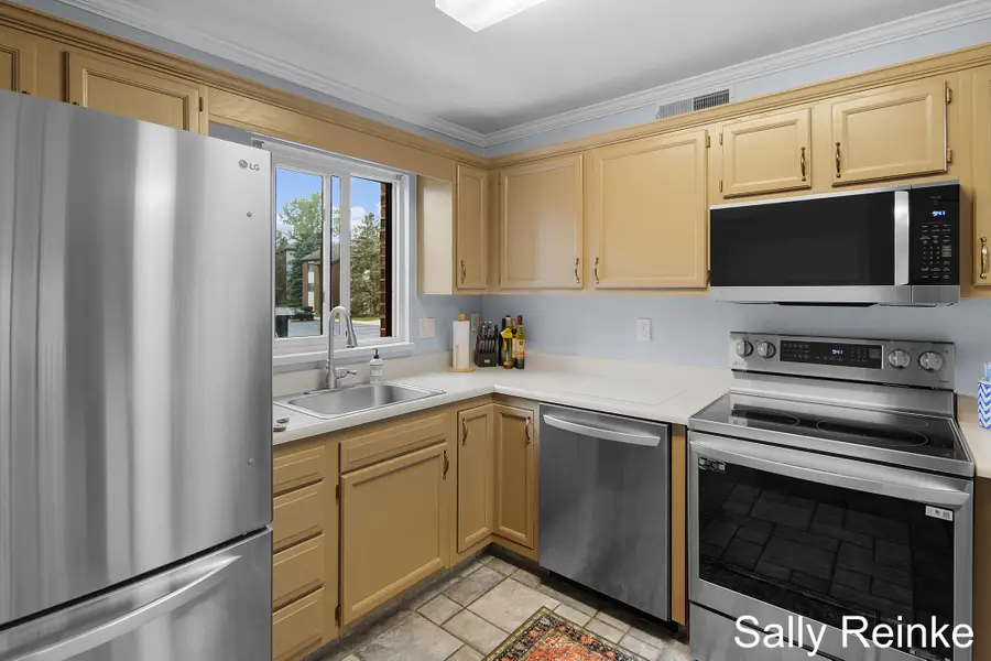 3364 Devonwood Hills Ne #C, Grand Rapids, MI 49525 - Image #2