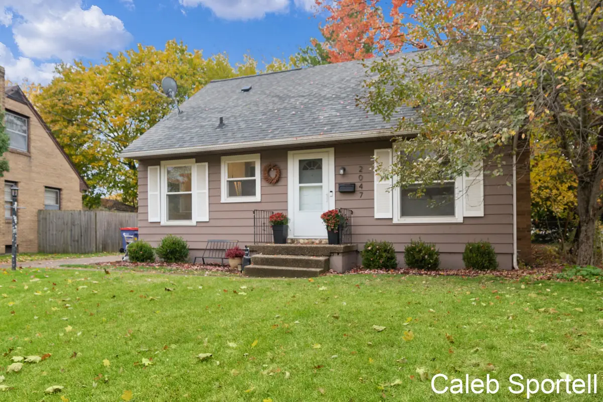 2047 Janes Avenue Ne, Grand Rapids, MI 49505 - Image #1