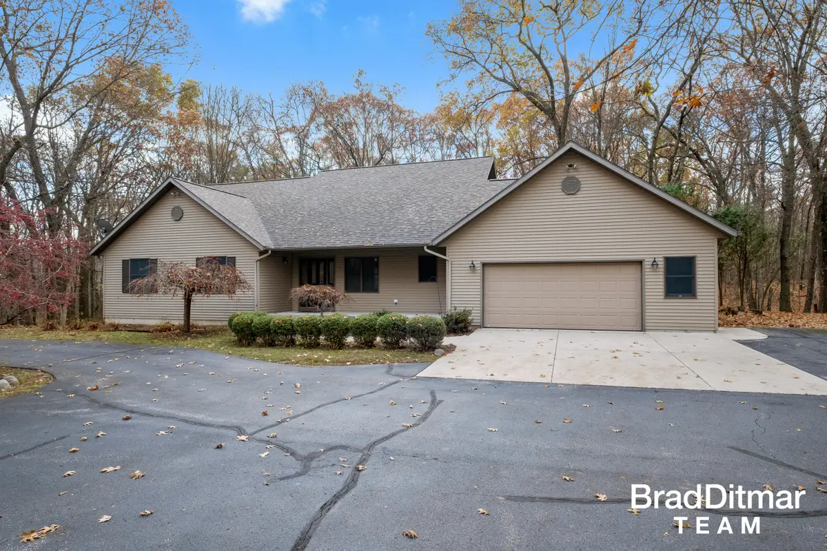 6750 5 Mile Road Ne, Ada, MI 49301 - Image #1