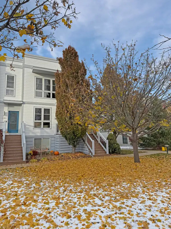 2157 New Town Drive Ne, Grand Rapids, MI 49525