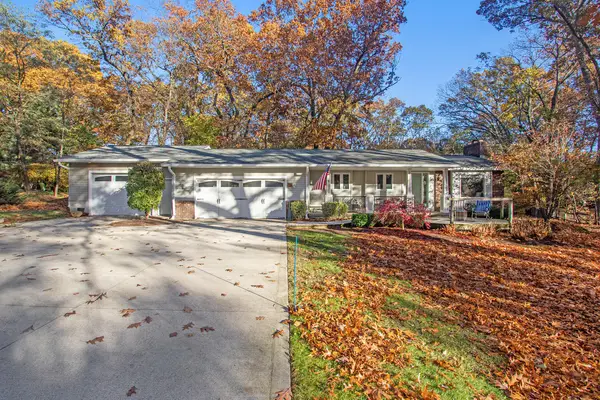 89 S Division Avenue, Holland, MI 49424