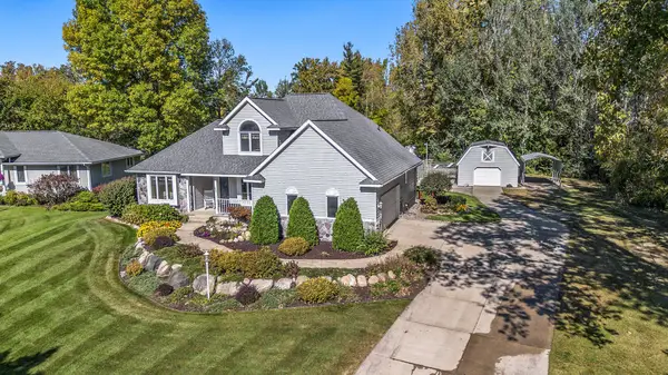 625 Grand Woods Court Ne, Grand Rapids, MI 49525