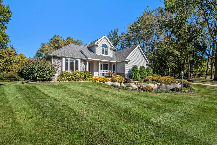 625 Grand Woods Court Ne, Grand Rapids, MI 49525 - Image #3