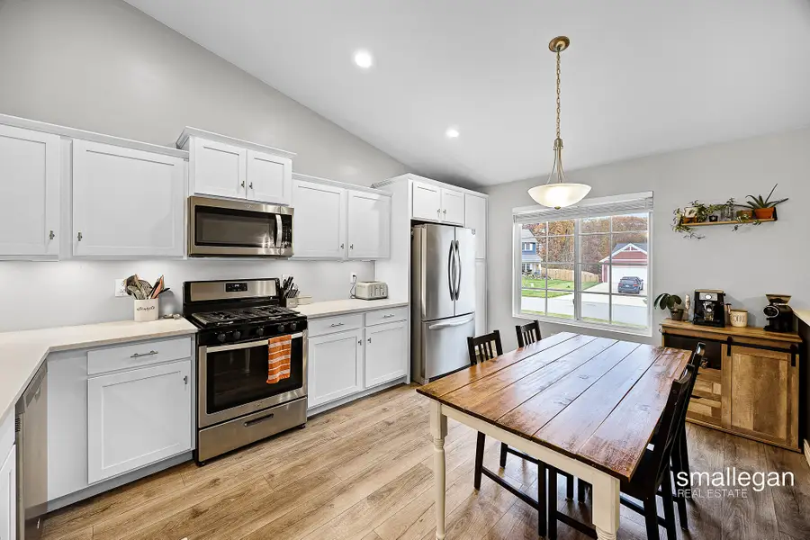 10897 Carmen Oak Drive Se, Lowell, MI 49331 - Image #2