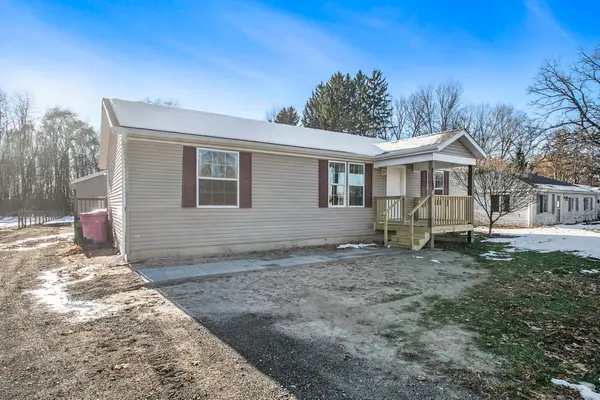 69330 Elkhart Road, Edwardsburg, MI 49112