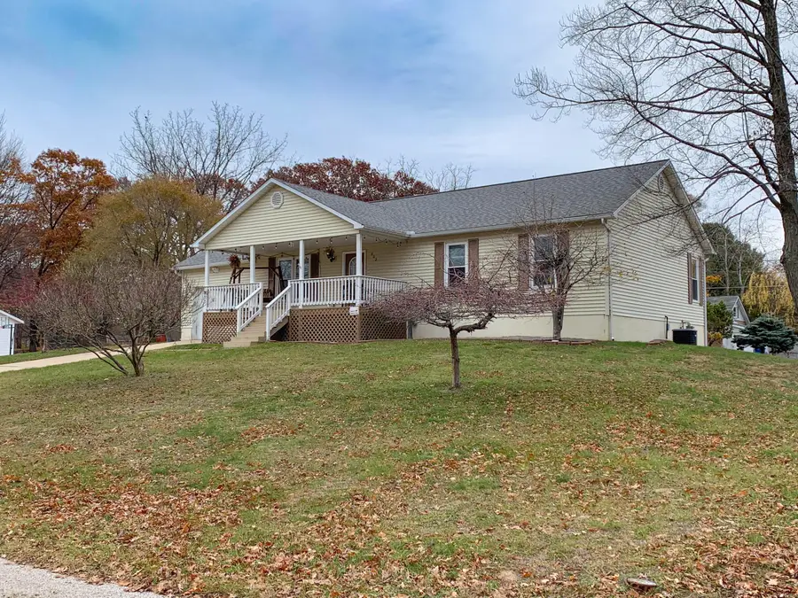 802 N Delia St, Ludington, MI 49431 - Image #2