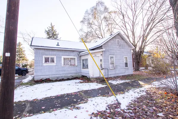 601 Chestnut Street, Dowagiac, MI 49047