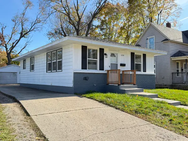 2224 Berwyn Avenue Sw, Wyoming, MI 49519