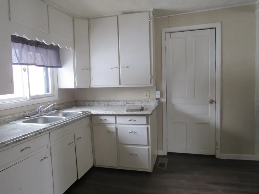 161 Palmer Avenue, Colon, MI 49040 - Image #2