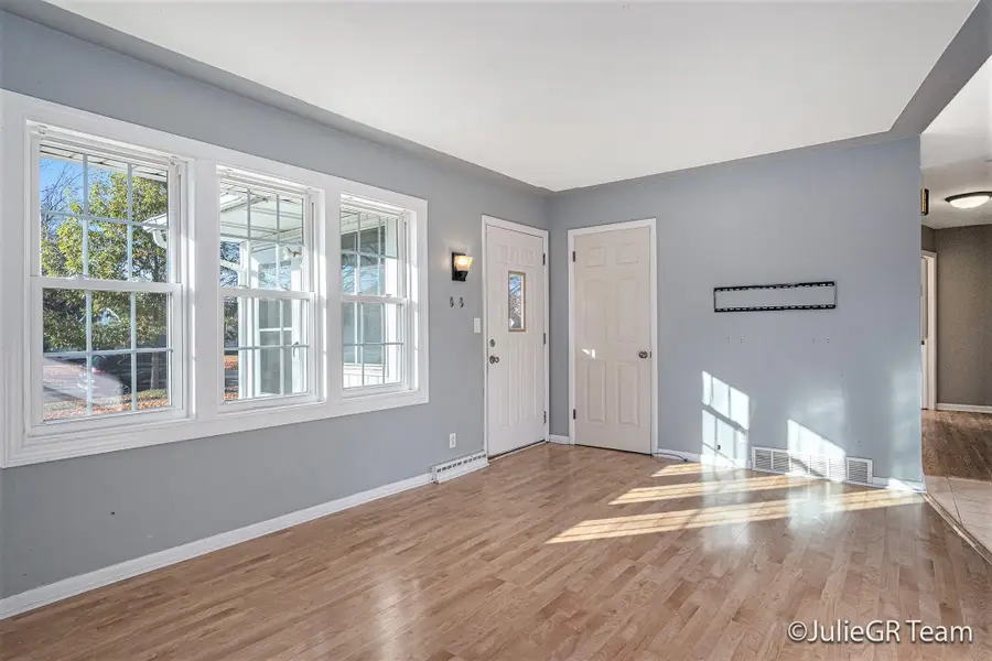 1452 Carlton Avenue Ne, Grand Rapids, MI 49505 - Image #3