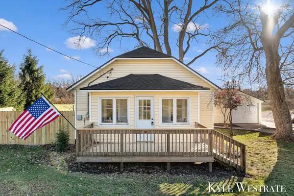 1722 144th Avenue, Dorr, MI 49323