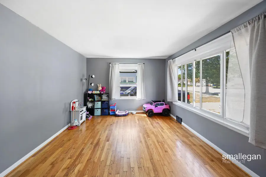 1059 W Summit Avenue, Muskegon, MI 49441 - Image #2