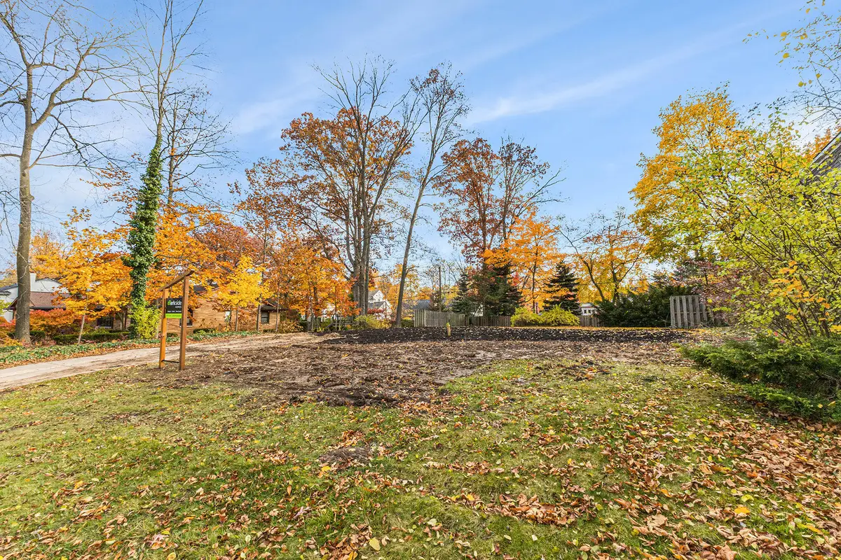 2656 Beechwood Drive Se, Grand Rapids, MI 49506 - Image #1