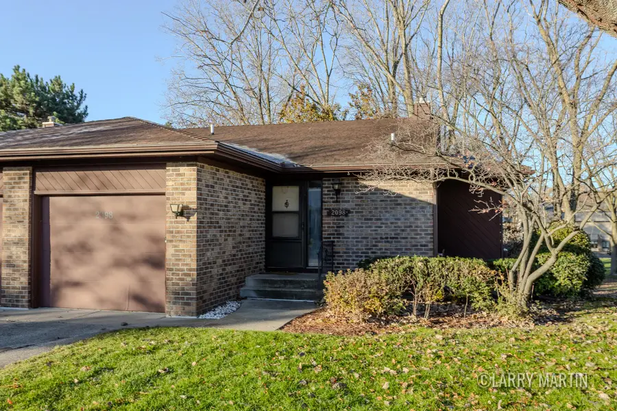 2098 Cranbrook Drive Ne, Grand Rapids, MI 49505 - Image #2